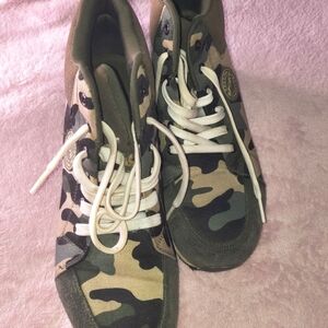 Amazon Camouflage Athletic Shoes